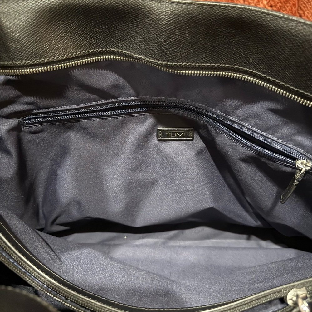 Tumi Authentic Classic Black Travel Computer Tote Bag - Picture 6 of 7